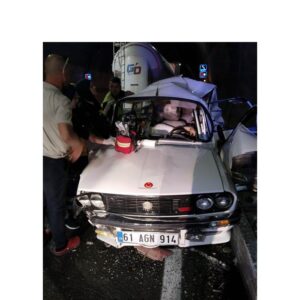 Yeni Zigana Tüneli’nde tır otomobile arkadan çarptı: 1ölü, 2 yaralı