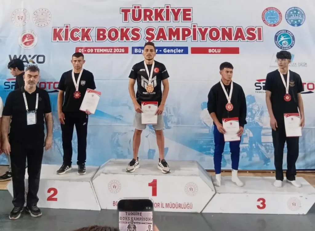 Gümüşhane’ye Türkiye İkinciliği Gururu: Orhan Aktaş Kürsüde