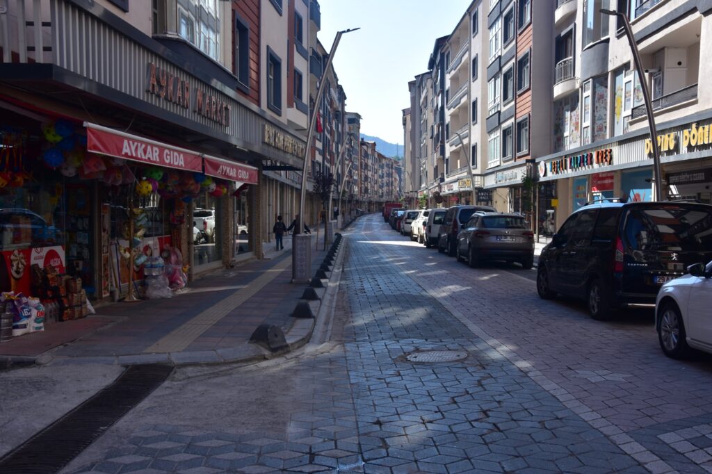 Halk sevdi, esnaf sevmedi