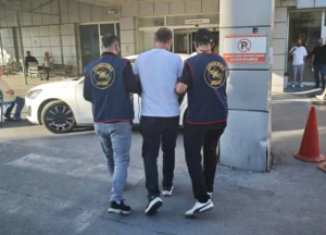 Gümüşhane JASAT İz Sürdü: 16 Yıl Hapis Cezası Bulunan Şahıs İstanbul’da Yakalandı