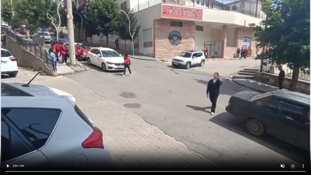 Kent merkezindeki kontrolsüz kavşağa acil çözüm çağrısı!
