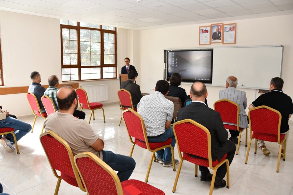 Gümüşhane’de Eğitim Kurumu Yöneticileri Eğitimi Semineri Başladı