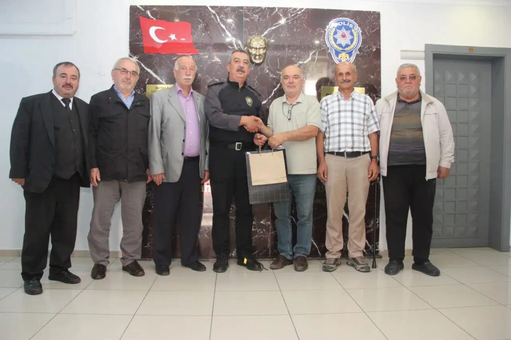 Yeşildere Nuri Dayı Şenliği Derneğinden Emniyet Müdürü Karasakal’a Veda Ziyareti