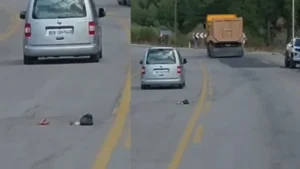 Duyarsız Sürücü Çöpünü Yola Attı, Köylüler Çileden Çıktı!