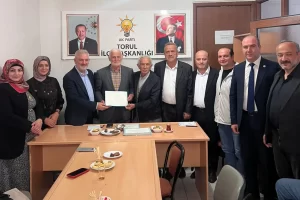 AK Parti’nin Sahada İlk Durağı Torul Oldu: İhtiyaçlar Tek Tek Not Edildi