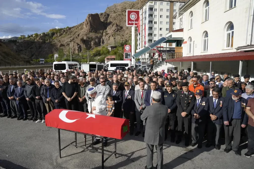 Kıbrıs Gazisi İlyas Kullukçu son yolculuğuna uğurlandı
