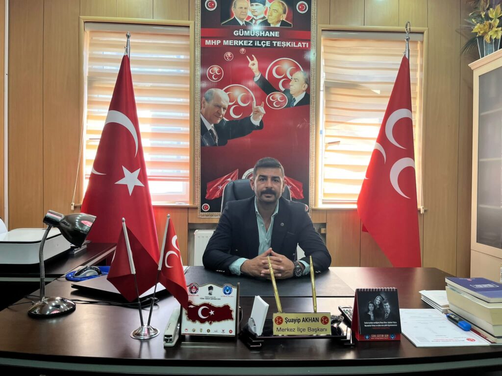 Akhan’dan Kural’a cevap gecikmedi